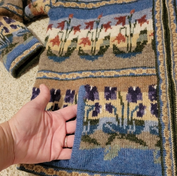 Vintage Icelandic Design Wool Granny Cottage Sweater Flowers Birds Nordic - Picture 8 of 12